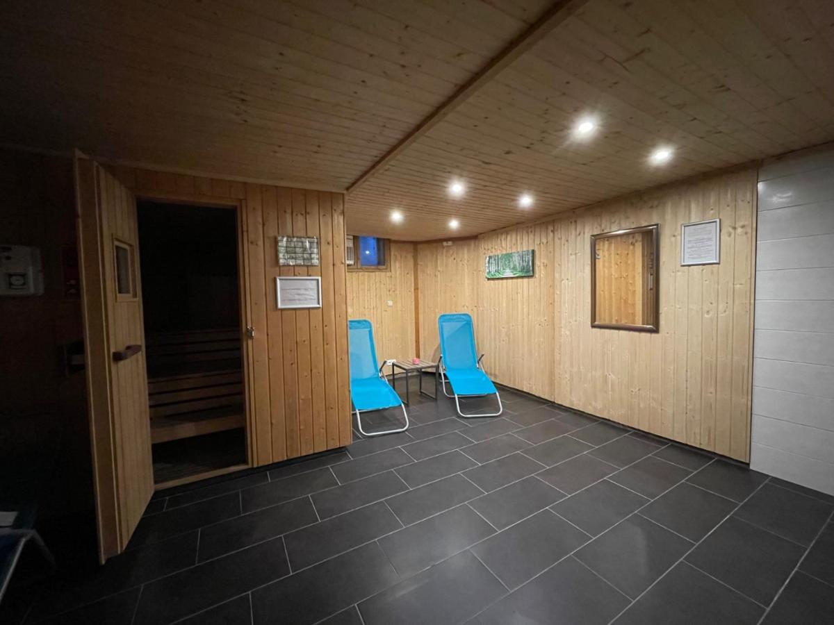 Geraeumiges Domizil Mit Bergblick Und Sauna Oberwössen Esterno foto