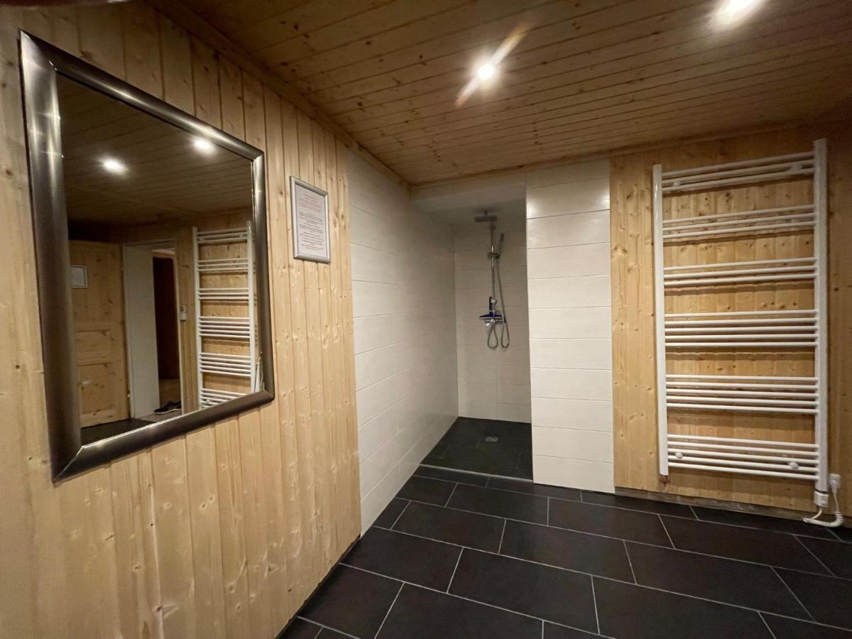 Geraeumiges Domizil Mit Bergblick Und Sauna Oberwössen Esterno foto