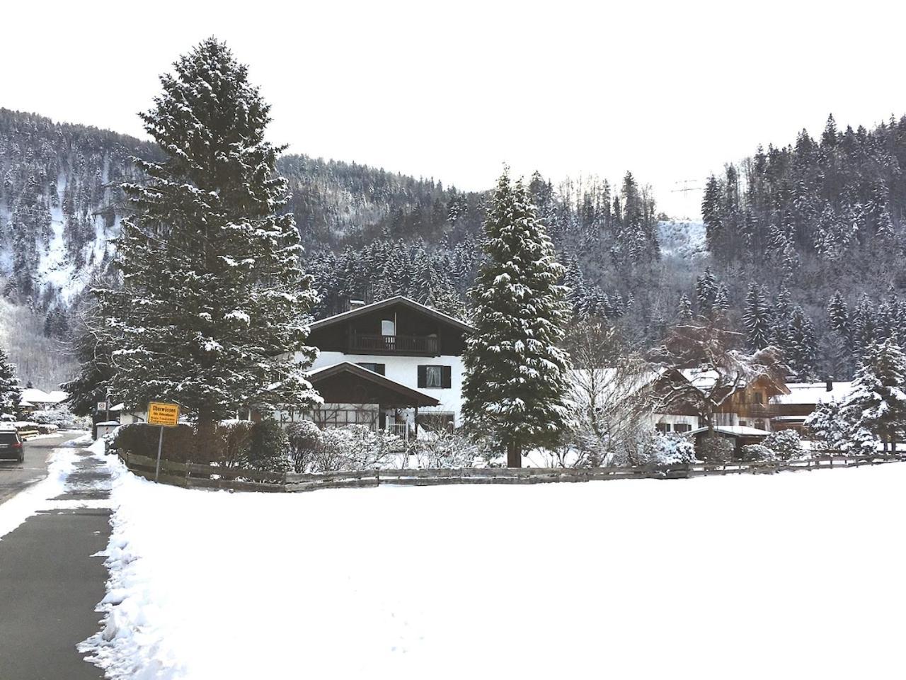 Geraeumiges Domizil Mit Bergblick Und Sauna Oberwössen Esterno foto
